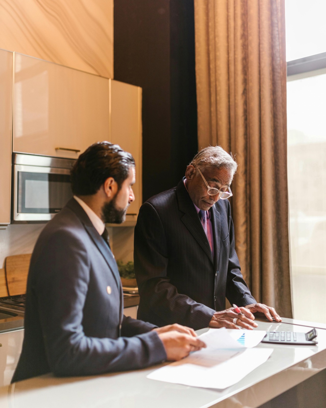 Senior partner working with client, Big 4 expertise and personal attention